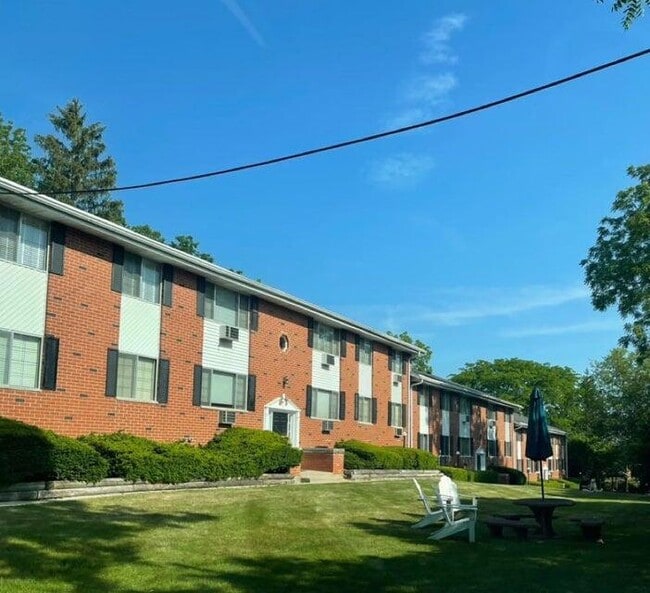 Photo - 1321 W Main St