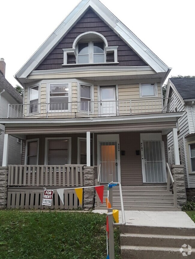 Building Photo - Recently Updated Washington Park 3 Bedroom... Rental