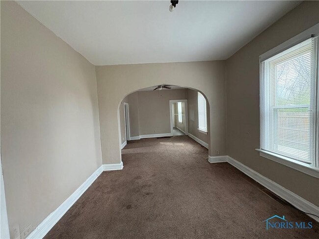 Photo - 1614 Pinewood Ave