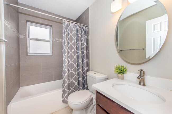 Photo - The Crossings At Metropark