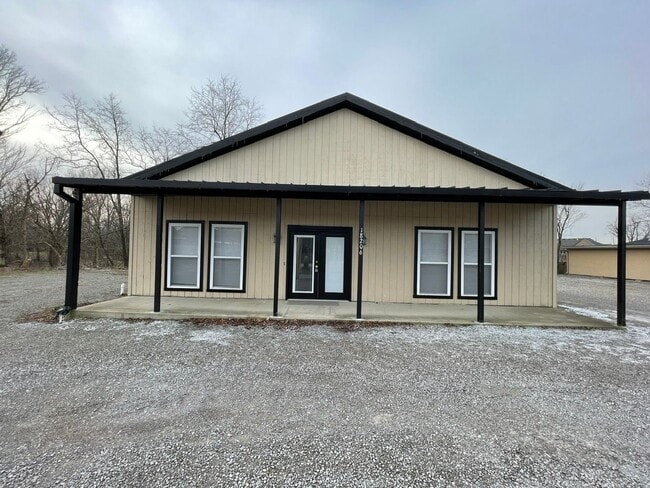 Building Photo - 18206 Shelbyville Rd