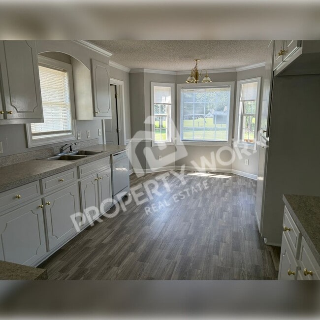 Photo - 954 Green Rd