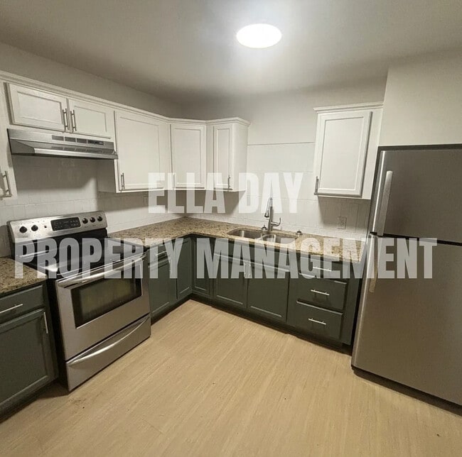 Photo - 550 N Sheridan St