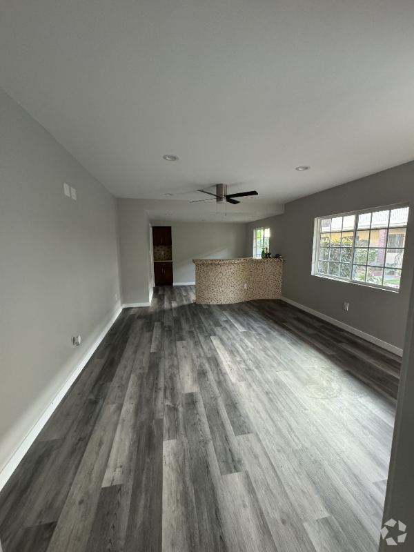 Building Photo - 629 E 99th St Unit 2 Rental
