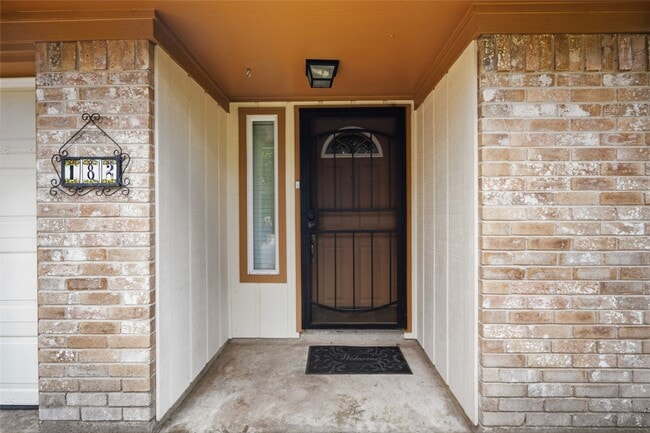 Photo - 182 Greenleaf Ln
