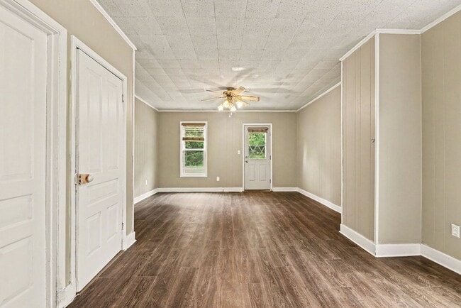 Photo - 215-217 Pine Grove MF Unit 217 Pine Grove