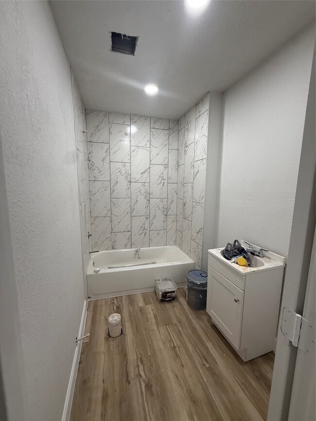 Photo - 7021 Canal St