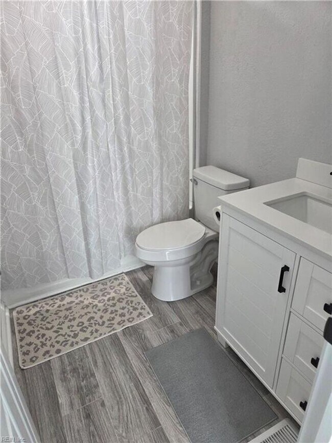 Photo - 1853 Springwood St