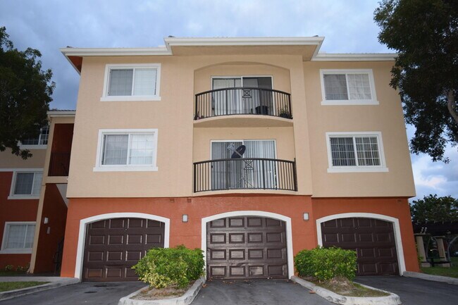Photo - 4175 N Haverhill Rd Townhome