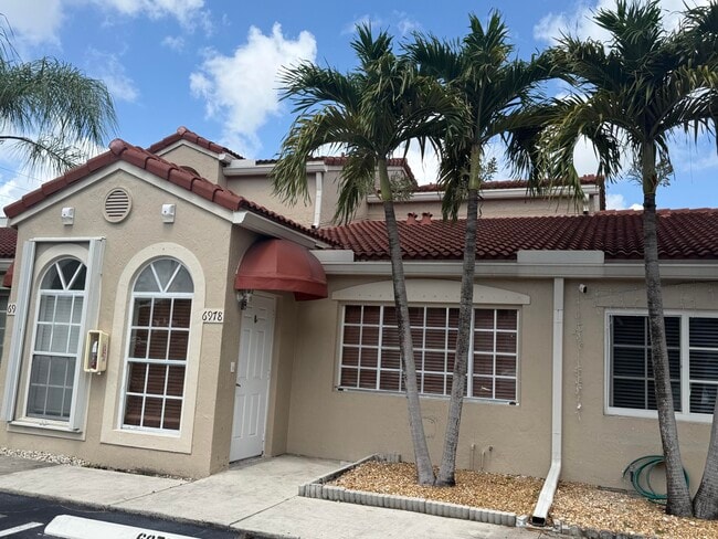 Building Photo - 6978 NW 166 Terrace