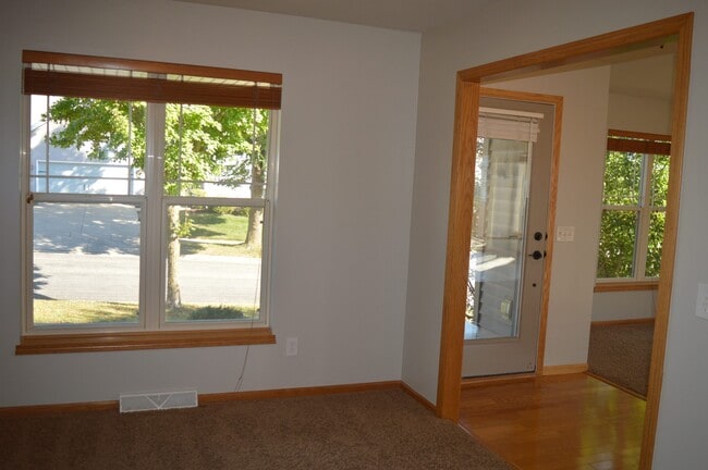 Photo - 8921 Snowberry Ln