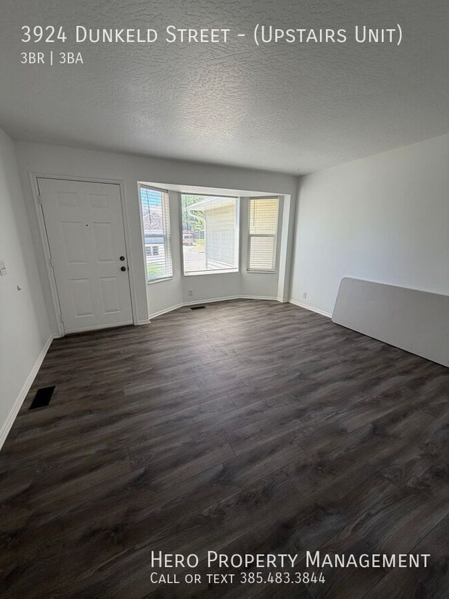Photo - 3924 Dunkeld St Unit (Upstairs )