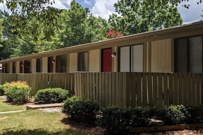 Property - Poplar Springs Apartments