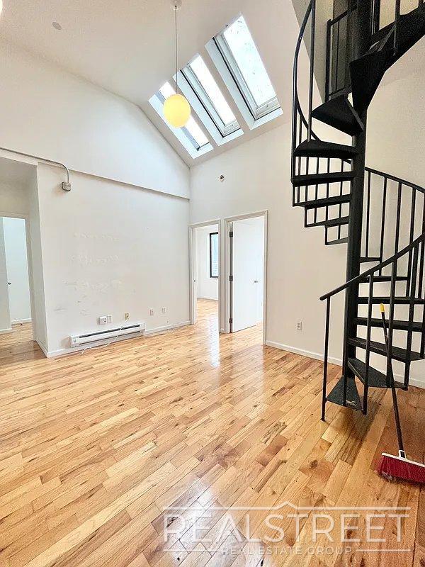 Photo - Melrose Street