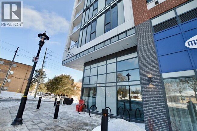 Photo - 2088 James St Unité 310