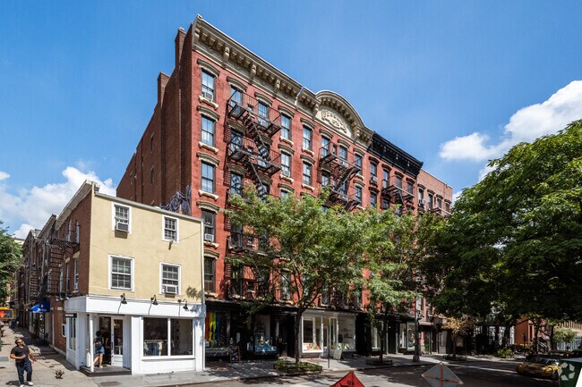 Esquina suroeste - 89-91 Christopher Street, 329-341 Bleecker Street
