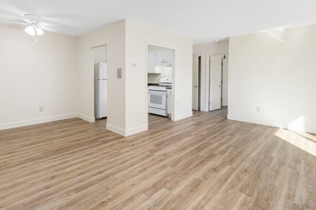 Photo - Parkway Apartments