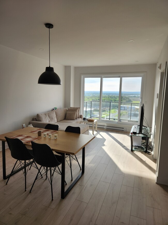 Building Photo - 12065 Rue de Blois