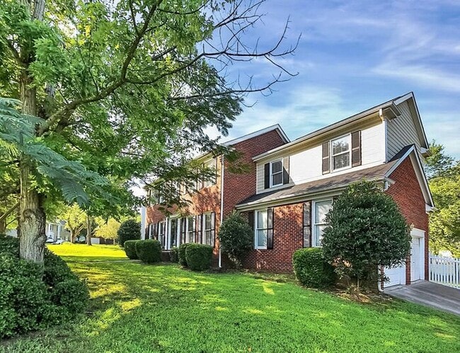 Photo - Well Maintained 4BD/2.5BA Home in the Cheshunt Community!