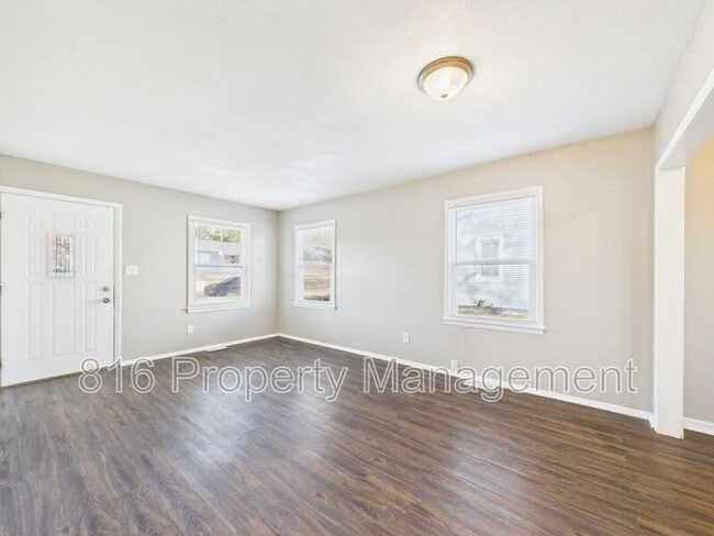 Photo - 721 N Rogers St