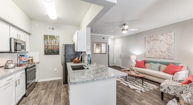 Photo - 938 Kingwood Dr