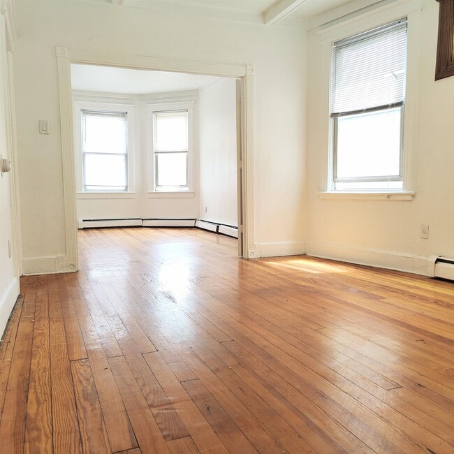 Photo - 375 Union St