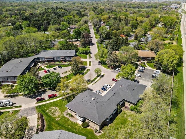 Photo - 4934 Whitcomb Dr