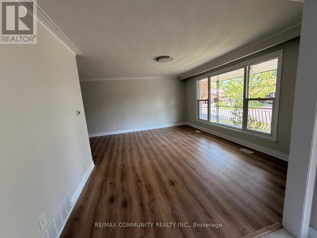 Photo - 6 Brantley Crescent