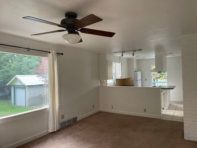Photo - 245 N Harris Ave
