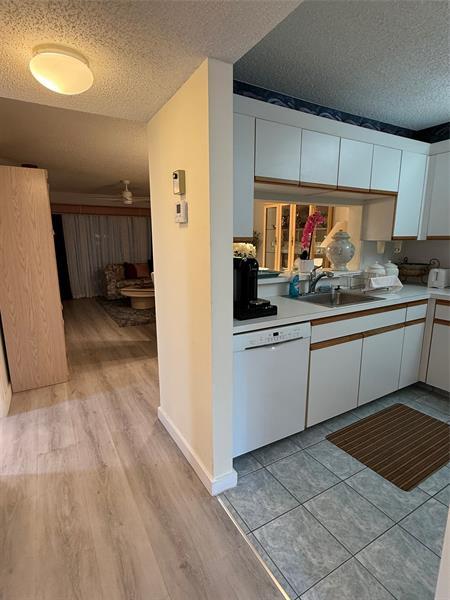 Building Photo - 1200 SW 124th Terrace Unit 409
