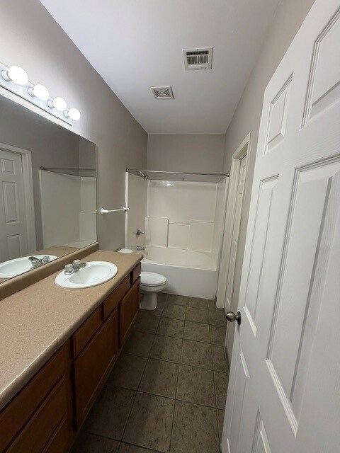 Photo - 3012 SE J St Unit 13