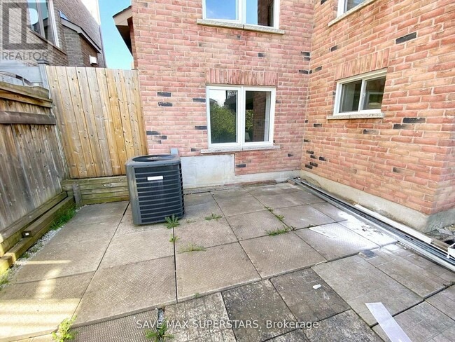 Photo - 8 Black Ash Trail