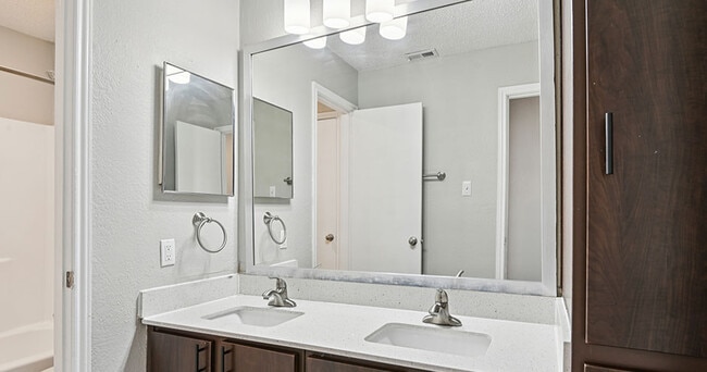 Creekside Apartment Homes