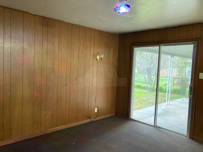 Photo - 310 Prather Dr