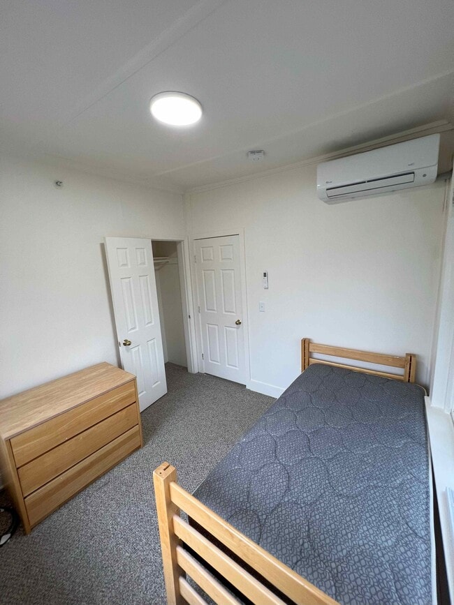 Photo - 509 Wyckoff Rd