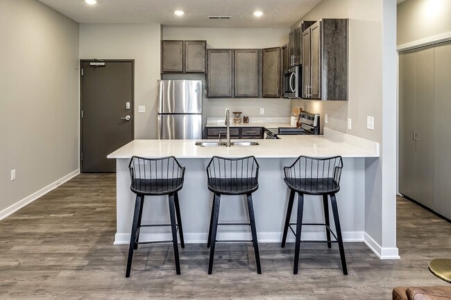 1BR, 1BA - Girard