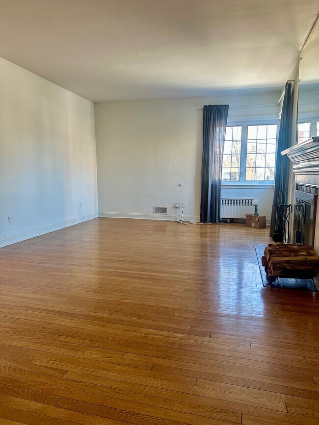 Photo - 468 Greenmount Ave Unidad 1