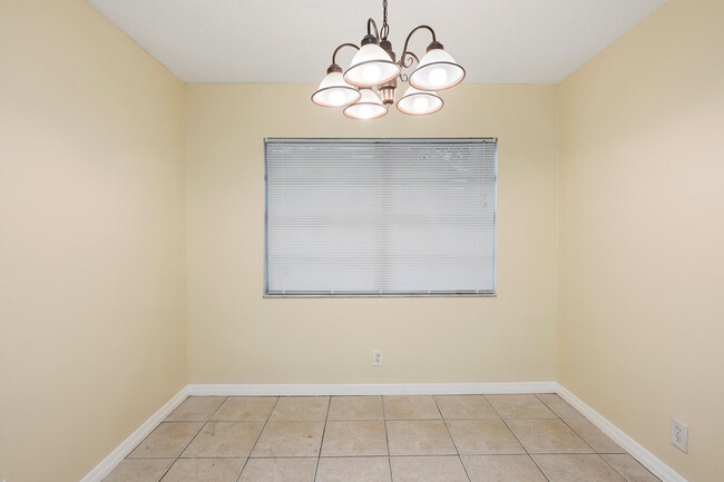 Photo - 9423 SW 52nd Ct