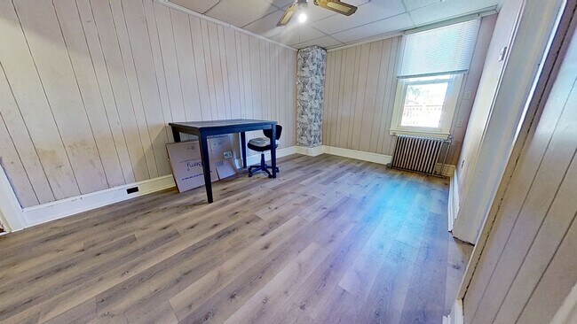 Photo - Spacious 3 Bedroom 2nd/3rd Floor Apartment in York City