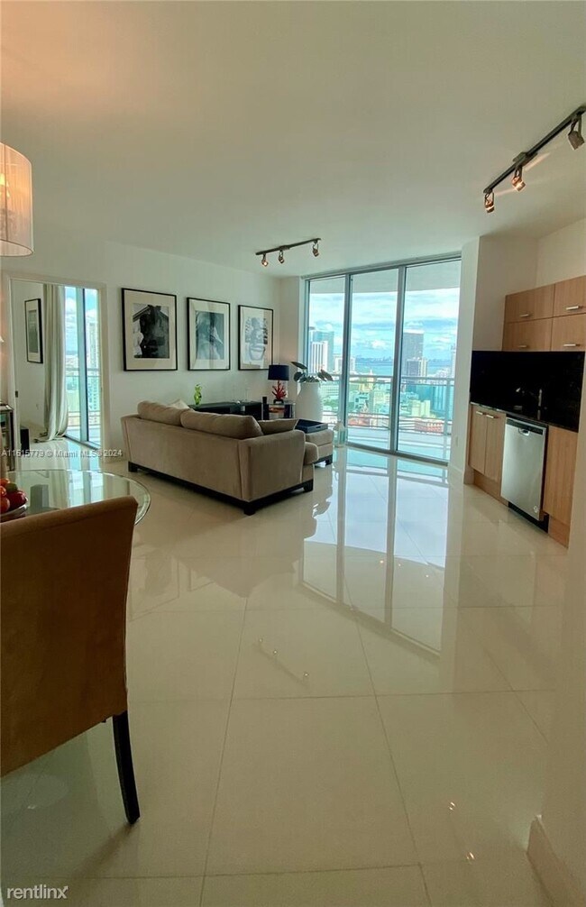 Photo - 2 br, 2 bath Condo - 350 S Miami Ave Apt 3813 Unidad Apt 3813