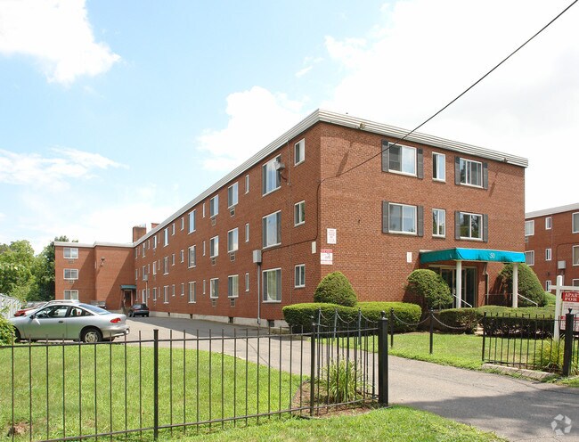 Carriage Place West End - Carriage Place West End Apartments
