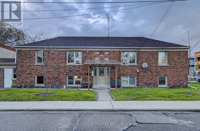 Photo - 238 Glebemount Ave