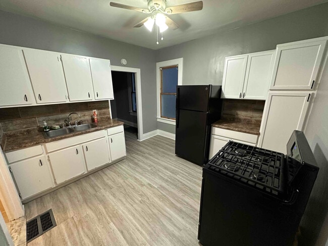 35 Cowing St Unit 1