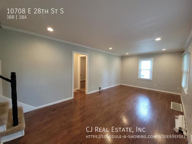 Photo - 10708 E 28th St S