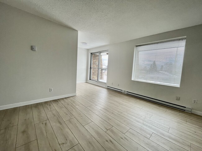 Building Photo - 306 Balsam St