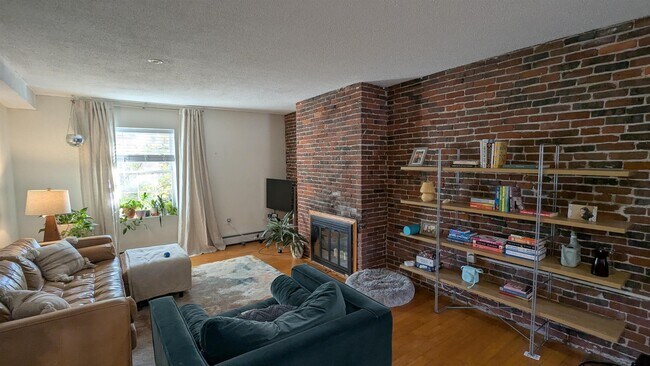 Photo - 105 W Merrimack St Unidad 2