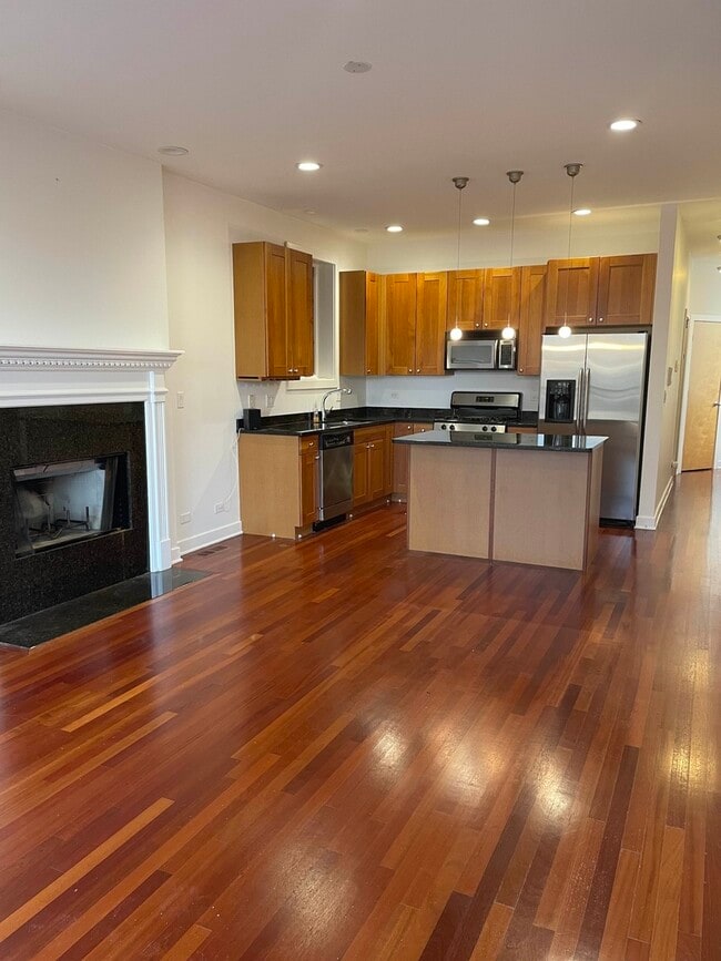 Photo - 1024 N Honore St Unidad 2