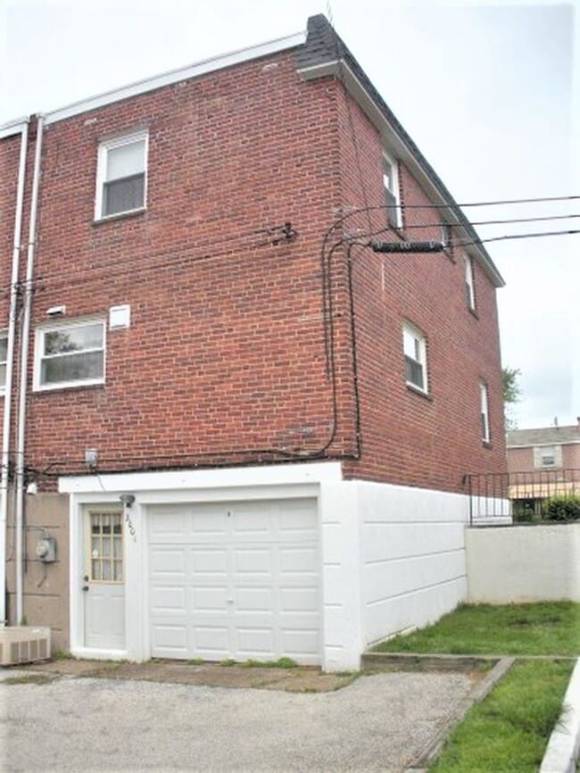 Photo - House for Rent in Folcroft