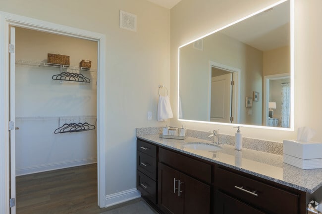 2BR, 2BA - 1,241 SF