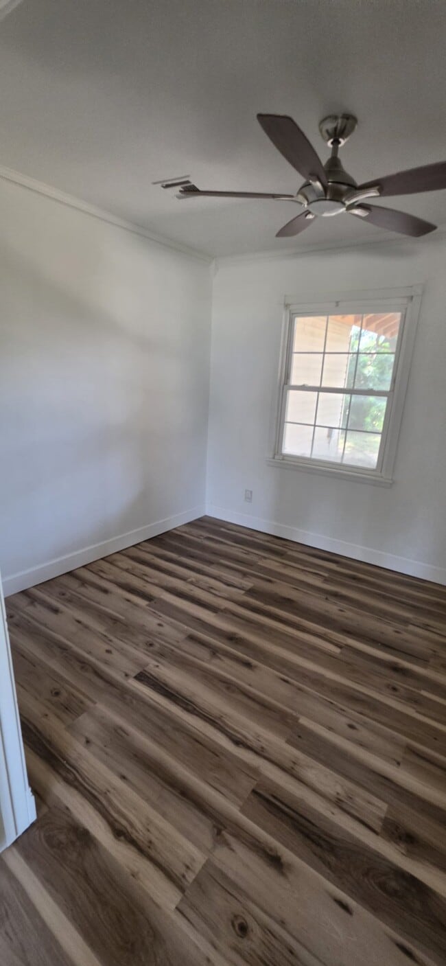 Photo - 110 E 34th St Unidad 110